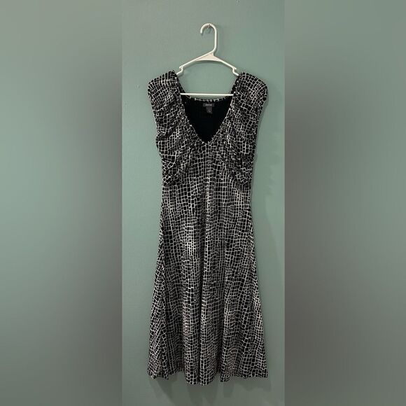 NWOT … KENNETH COLE REACTION “Size: M” Dress - Picture 1 of 3